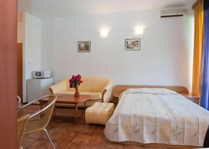 Regina Hotel 3*